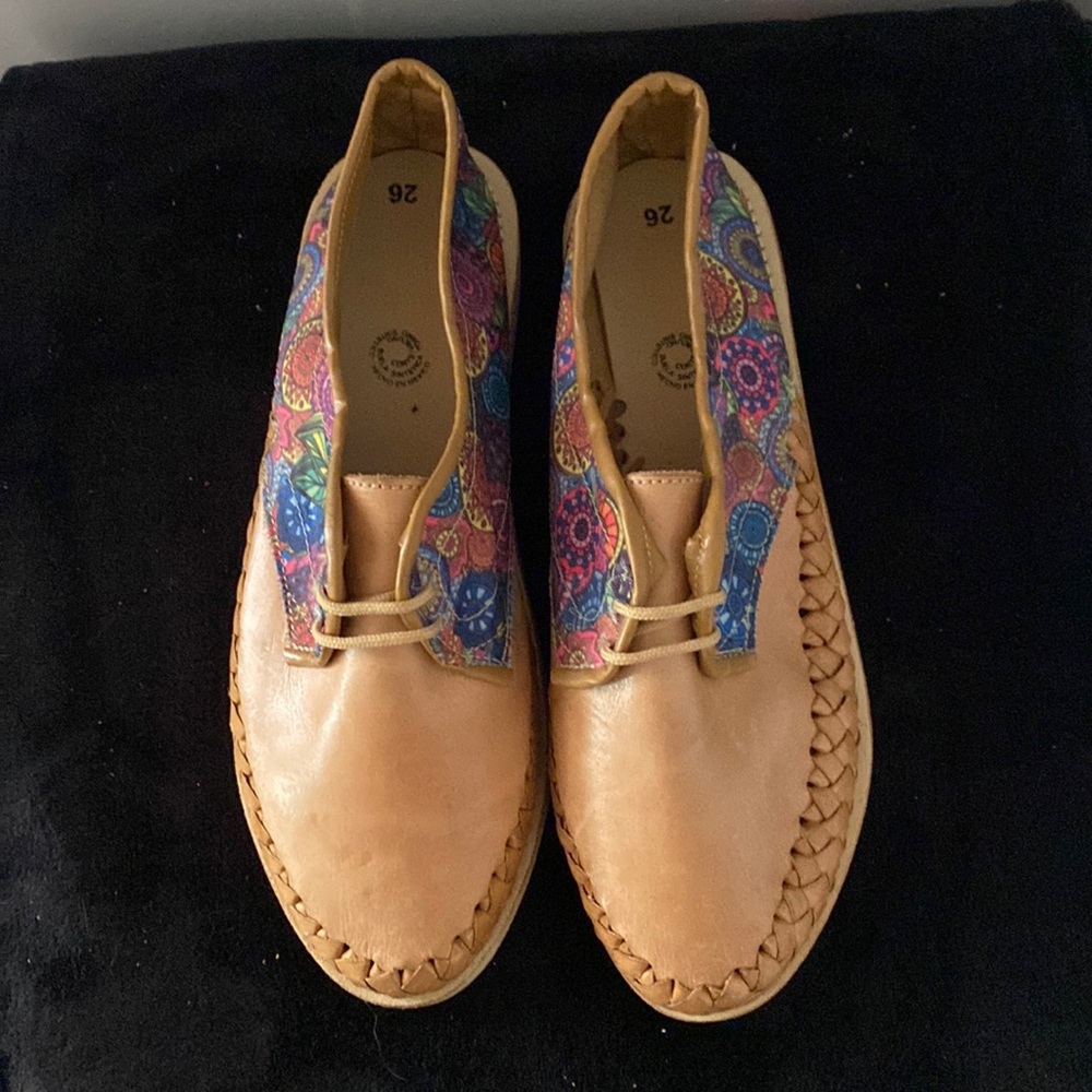 NWOT. Artisanal sneakers 100% leather